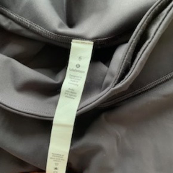 Wunder Under Low Rise Dark Gray Crops 6 - Picture 2 of 2